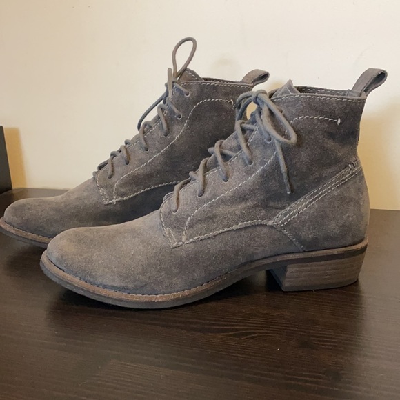 Dolce Vita Seema lace up Grey Suede Booties. Size 8 - Picture 1 of 11